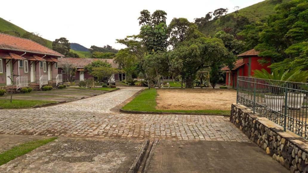 Pousada Das Pedras Паса Куатро Екстериор снимка